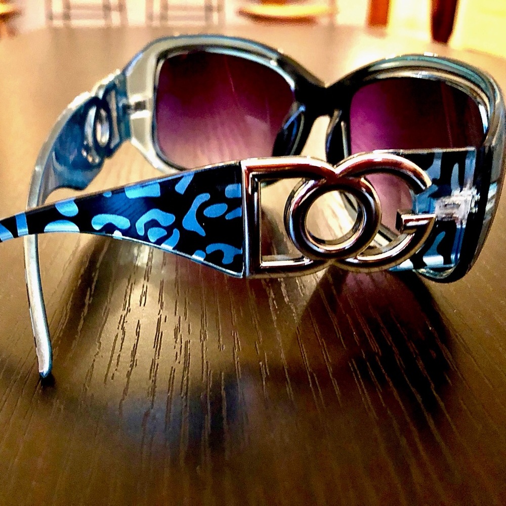 Dolce&Gabbana Leopard Logo Sunglasses